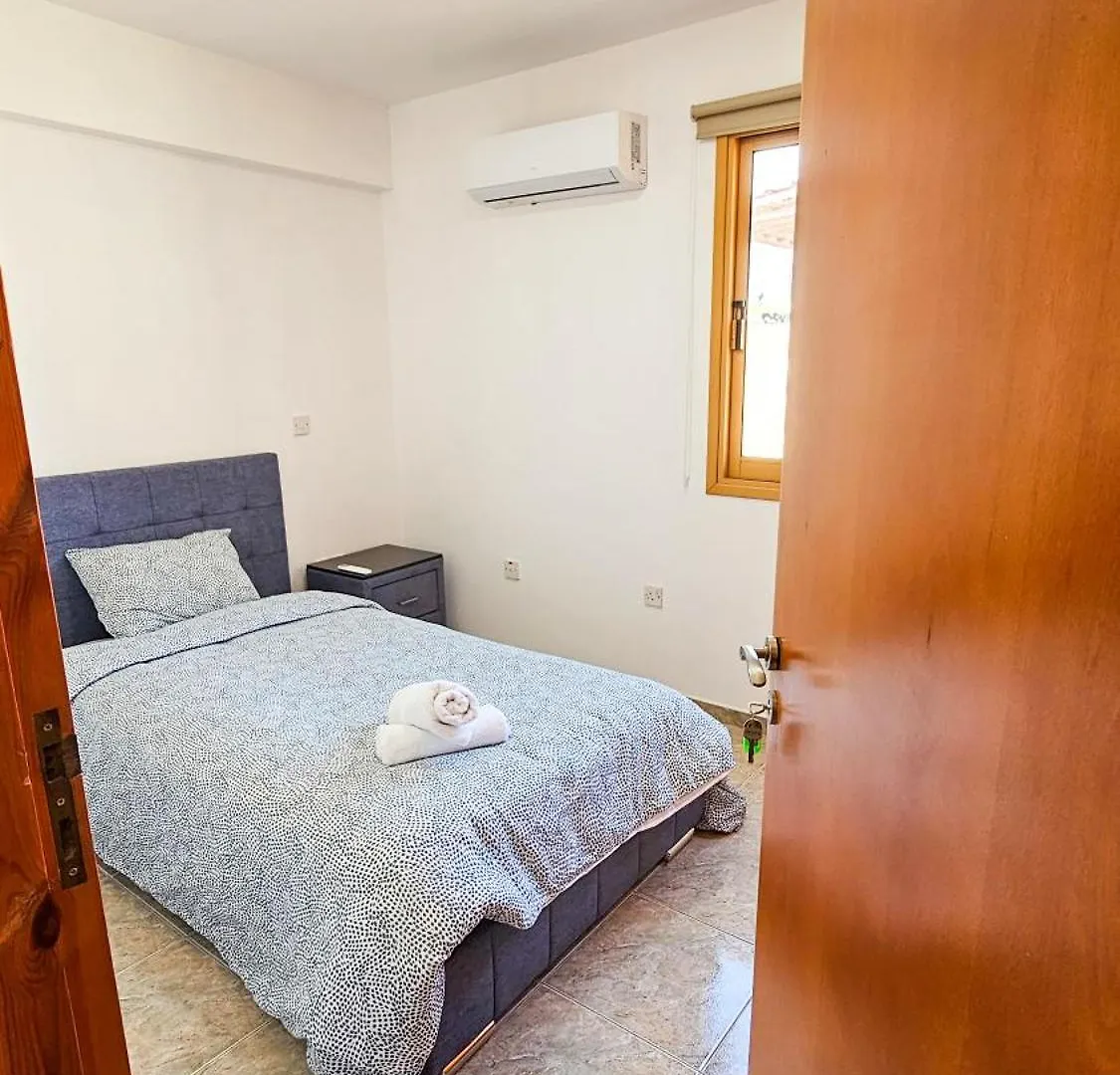 Central City Rooms Larnaca Homestay